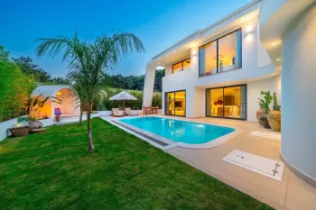 Deluxe Hisaronu villa with indoor and outdoor pool